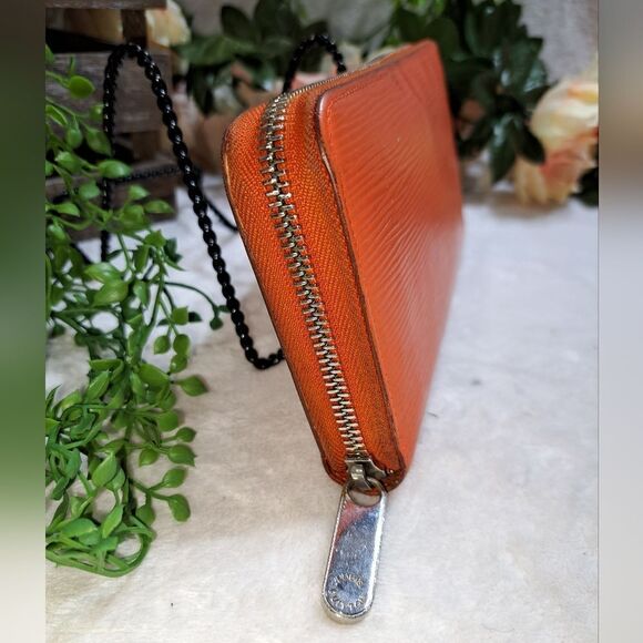 Authentic Louis Vuitton Epi Zippy Wallet with Dust Bag - Picture 9 of 17